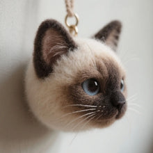 画像をギャラリービューアに読み込む, 猫 フェルト キーホルダー 手作り │ 写真から制作する世界に一つのペットグッズ ◉ 誕生日プレゼントに 思い出の品