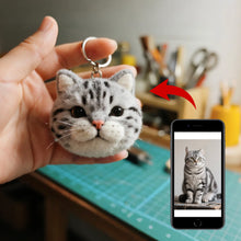 画像をギャラリービューアに読み込む, 【純手作り】リアルなシルバースポッテッドキャット、あなただけのオリジナルペットチャームで、猫の魅力と躍動感を余すところなく再現!