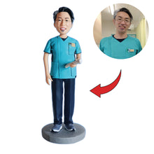 画像をギャラリービューアに読み込む, 【写真オーダーメイド人形】👩⚕️白衣天使の輝きを刻む！写实粘土医師人形 贈り物・記念・開院・周年・退職に最適な唯一無二のギフト

