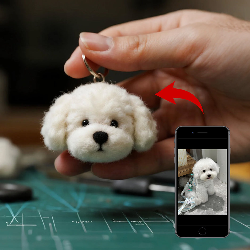 手作フェルト】癒されるテディ犬ペンダント | ふわふわ可愛いミニチュアデザイン | あたたかみのある手作りギフト