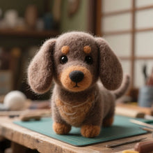 画像をギャラリービューアに読み込む, 【画像カスタマイズ】ワイナードッグファン必見！愛犬の魅力を詰め込んだフェルトモデル 誕生日・記念日に最適な個性ギフト
